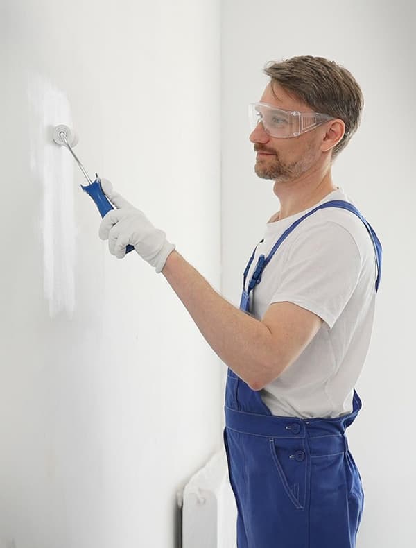 Professional painter at work